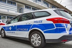 Επ. Αμμοχώστου: Τον έπιασαν στα πράσα να ξεθάβει ναρκωτικά-Εντοπίστηκαν €1670