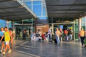 Αύξηση αφίξεων τουριστών τον Ιούλιο και το πρώτο επτάμηνο φέτος