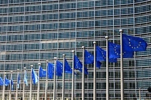 ΕΤΕπ: €17,5 δισ. για την ενεργειακή απόδοση 350.000 μικρομεσαίων επιχειρήσεων