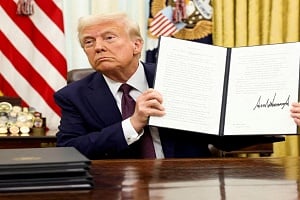 Τραμπ διπλασιάζει τους δασμούς στον χάλυβα – Στο επίκεντρο η αμερικανική χαλυβουργία και η συμφωνία με Nippon Steel