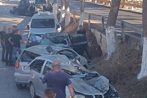 ΦΩΤΟ: Τρελή πορεία αυτοκινήτου στη Κρήτη