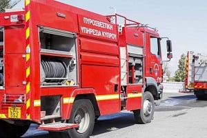 Πυρκαγιά σε ημιφορτηγό στη Λευκωσία-Μηχανική ή ηλεκτρική βλάβη δείχνουν οι πρώτες ενδείξεις