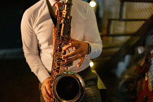 Jazz μελωδίες και φύγαμε για ένα μουσικό ταξίδι μέχρι την Πλατεία Ζουχούρι