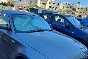 Νέο σοβαρό περιστατικό βίας στις ΥΚΕ – Έσπασε με σιδερολοστό πέντε οχήματα εργαζομένων (Εικόνες-βίντεο)