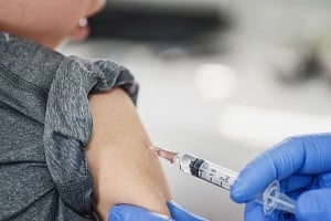 Επιβραδύνεται ο εμβολιασμός των παιδιών παγκοσμίως, προειδοποιεί έρευνα