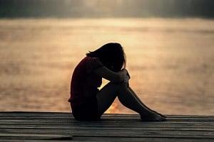 Θερινή κατάθλιψη: Η αλήθεια πίσω από τα φίλτρα των social media