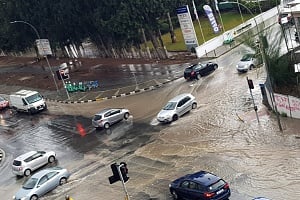 Μηναλλάγια και καλοκαίρι: Οι προβλέψεις για βροχές και οι δύσκολοι μήνες