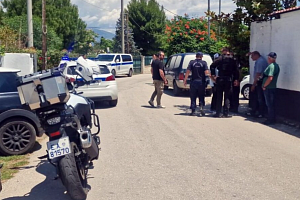 Φρίκη στην Ελλάδα: Μητέρα και γιος βρέθηκαν άγρια δολοφονημένοι μέσα στο σπίτι τους