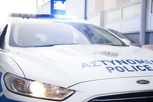 ΕΚΤΑΚΤΟ: Φόνος στην Χλώρακα. Άντρας μαχαίρωσε γυναίκα σε οικία