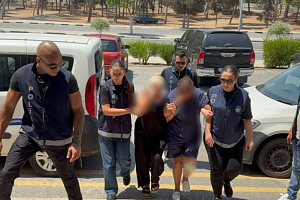 Ένταση στην «δίκη παρωδία» των 5 Ελληνοκυπρίων στα κατεχόμενα Ξανά αναβολή