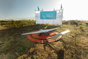 Ocean Cleanup AWS: &Mu;&alpha;&zeta;&#943; &gamma;&iota;&alpha; &kappa;&alpha;&theta;&alpha;&rho;&omicron;&#973;&sigmaf; &omega;&kappa;&epsilon;&alpha;&nu;&omicron;&#9