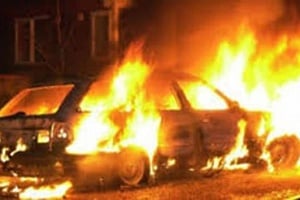 Παρανάλωμα του πυρός όχημα τα ξημερώματα Όλα δείχνουν εμπρησμό