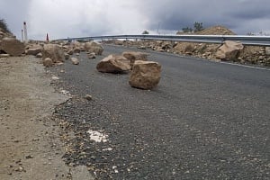 Αυτός ο δρόμος έχει καταστεί επικίνδυνος λόγω των έντονων καιρικών φαινομένων