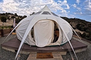 Glamping στην Κύπρο: Μοναδική διαμονή στον Άγιο Θεόδωρο Λάρνακας