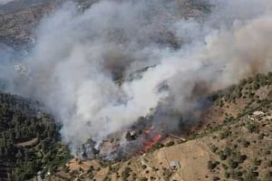 Υπό μερικό έλεγχο πυρκαγιά στην Επαρχία Λευκωσίας-Γλύτωσαν οι κατοικίες