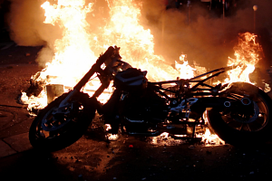 Στάχτη και μπούρμπερη μοτοσικλέτα στη Λεμεσό Την γύρευε ο ιδιοκτήτης της