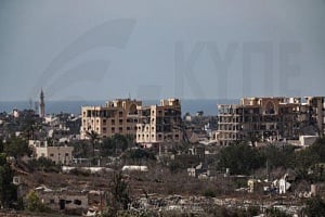 Ο ισραηλινός στρατός σφυροκοπεί τη Γάζα ενώ γίνονται διαπραγματεύσεις για ομήρους