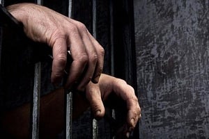 Στο κελί για 11 χρόνια 56χρονος για εισαγωγή 16 κιλών κάνναβης