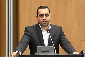 Πρώτη δημόσια τοποθέτηση Αποστόλου για ΕΔΕΚ, ΔΗΚΟ και το πολίτικο του μέλλον