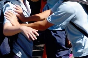 «Θα θρηνήσουμε θύματα»: Συγκλονίζει η μητέρα του μαθητή που χτυπήθηκε στο κεφάλι από συμμαθητή του