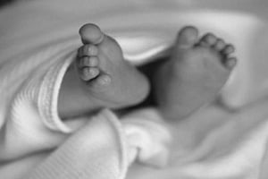 Τραγικός θάνατος για βρέφος 4 εβδομάδων στις ΗΠΑ: Δράστης ο 22χρονος πατέρας του – Το ξυλοκόπησε βάναυσα επειδή «έκλαιγε πολύ»