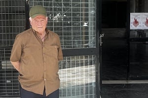Ποτέ δεν είναι αργά για πτυχίο - Φοιτητής ετών 80 στην Ελλάδα (ΒΙΝΤΕΟ)
