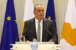 Επιβεβαιώνει ο Πάλμας: «Υπάρχουν στρατιωτικά αεροσκάφη στην Πάφο» – Τι σημαίνει για τη γεωστρατηγική της Κύπρου