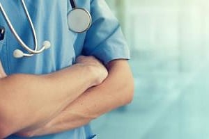 Μπέρδεμα με τις άδειες εξασκήσεως επαγγέλματος των γιατρών-Προσπάθειες να μην μείνουν εκτός ΓεΣΥ