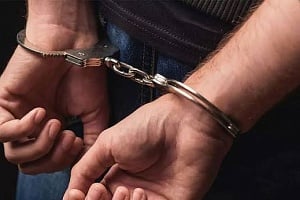 Υπό οκταήμερη κράτηση 57χρονος για ναρκωτικά, οπλισμό και εκρηκτικές ύλες