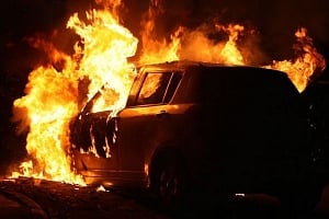 Λεμεσός: Στις φλόγες δυο οχήματα τα ξημερώματα - Βλέπουν εμπρησμό οι Αρχές