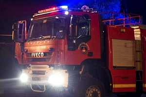Λεμεσός: Νεαροί έβαλαν φωτιά σε ελαστικά φορτηγού στη μέση του δρόμου – Εντοπίστηκε 13χρονος – Ζημιές σε οχήματα