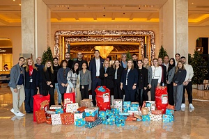 &Tau;&omicron; City of Dreams Mediterranean &phi;έ&rho;&nu;&epsilon;&iota; &tau;&eta; &chi;&alpha;&rho;ά &tau;&omega;&nu; &Chi;&rho;&iota;&sigma;&tau;&omicron;&upsilon;&gamma;έ&nu;&nu;&omega;&nu; &sigma;&tau;&alpha; &pi;&alpha;&iota;&delta;&iota;ά