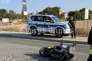 Κρίσιμα ο μοτοσικλετιστής που συγκρούστηκε με αρθρωτό φορτηγό στη Δρομολαξιά (pics)