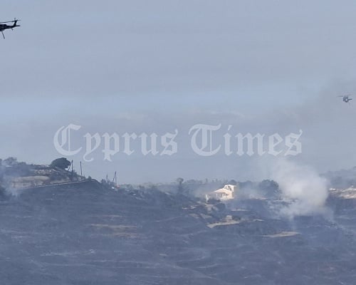 Κατέκαυσε ένα τετραγωνικό χιλιόμετρο η φωτιά στη Τσάδα. Την σταμάτησαν έξω από αυλές σπιτιών (pics-video)