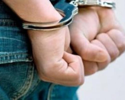 Πήδηξε από μπαλκόνι για να ξεφύγει από την Αστυνομία και κατέληξε στο νοσοκομείο