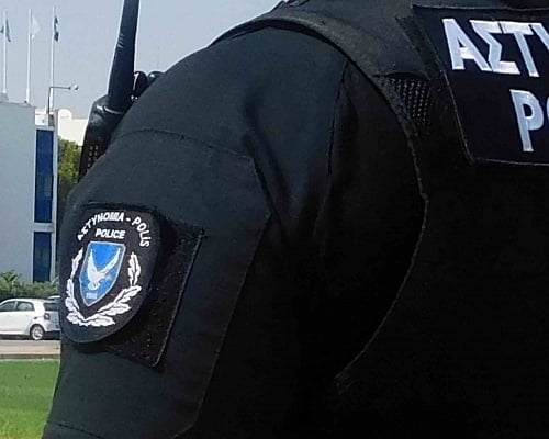 Απειλές από αστυνομικό της Κυπριακής Υπηρεσίας Πληροφοριών σε πολίτη (ΒΙΝΤΕΟ)