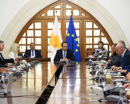 Το κοινό ανακοινωθέν του Εθνικού Συμβουλίου – Στηρίζουν τον ΠτΔ