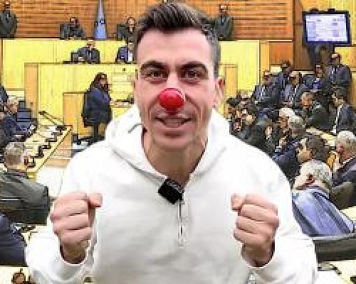 Από οικογενειάρχες μέχρι Τik Tokers-Οι αυξανόμενοι υποψήφιοι του Φειδία και οι σκέψεις Αβραάμ για το αν θα εκδηλώσει ενδιαφέρον