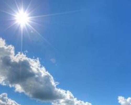 Στους 36 βαθμούς η θερμοκρασία-Αναμένονται μεμονωμένες βροχές Κυριακή και Δευτέρα