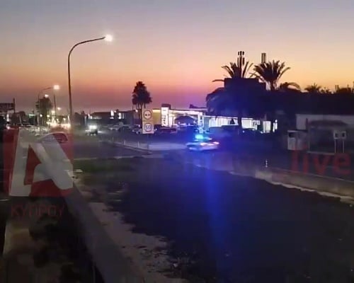 Συγκρούστηκε με περιπολικό, τράπηκε σε φυγή κι έριξαν εναντίον του πυροβολισμούς