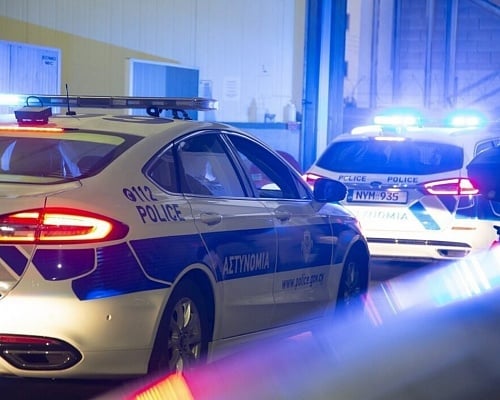 Μεθυσμένος τουρίστας προκάλεσε αναστάτωση στην Αγ. Νάπα. Επιτέθηκε και σε αστυνομικούς