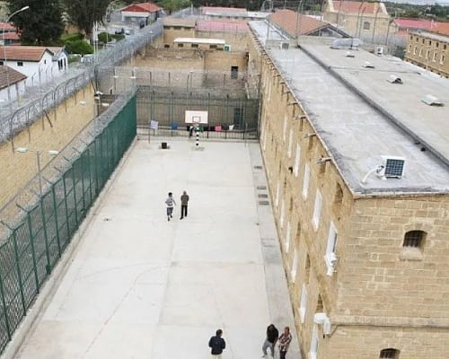 Τέλη του 2026 θα είναι έτοιμες οι φυλακές ανηλίκων – Παραμένουν στις Κεντρικές