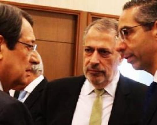 Καλεί ξανά σε παραίτηση Σαββίδη-Αγγελίδη το ΑΚΕΛ μετά τη διάσκεψη Αναστασιάδη-«Ξόδεψε μία ώρα για να πείσει ότι όλοι λένε ψέματα ε