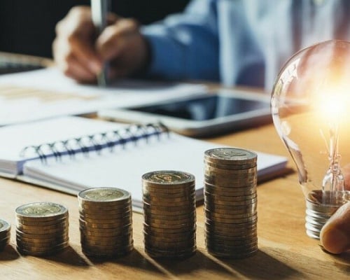 Ιστορική αλλαγή στην Κύπρο: 10 ιδιώτες προμηθευτές φέρνουν ανταγωνισμό στο ρεύμα