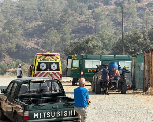 ΕΚΤΑΚΤΟ: Καίγονται σπίτια στην Αγία Άννα – Εκκενώνεται και ο Ψευδάς