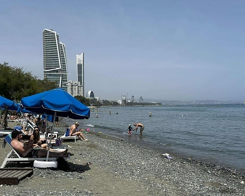 Παραλίγο τραγωδία στη Λεμεσό, άνδρας εντοπίστηκε αναίσθητος στη θάλασσα
