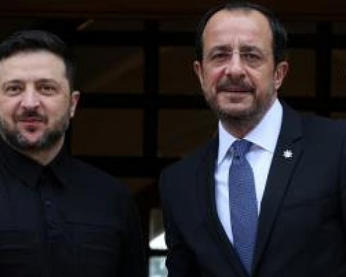 LIVE: Μετέβη στην Αρχιεπισκοπή ο Ζελένσκι-Τετ α τετ με τον Αρχιεπίσκοπο Γεώργιο