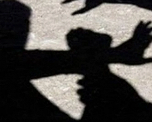 Άρπαξαν 18χρονο, τον κλείδωσαν σε διαμέρισμα και τον χτυπούσαν