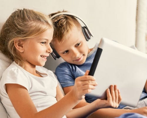 Χορηγία σε μαθητές για αγορά laptop και tablet - Οι δικαιούχοι και τα ποσά