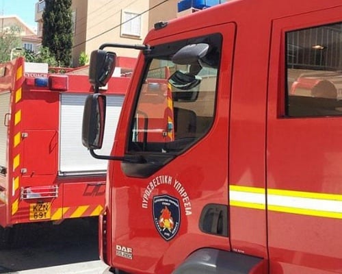 Στις φλόγες σχολικός εξοπλισμός σε αυλή Γυμνασίου στη Λάρνακα